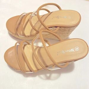 💥Natural Breeze Beige & Brown Rita platform sandal size : various 🛍️